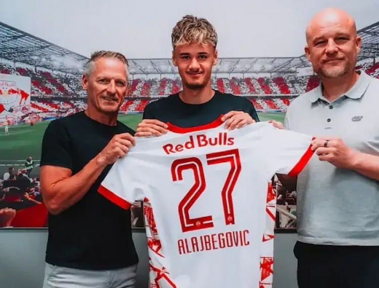 开云体育-米体：萨尔茨堡红牛18岁边锋吸引豪门关注，尤文米兰拜仁都感兴趣